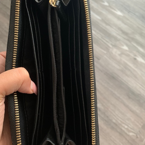 SOLD! Michael Kors Wallet - Picture 4 of 5